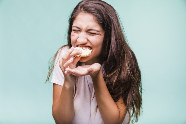 SINTOMAS DA COMPULSÃO ALIMENTAR - COMPULSÃO ALIMENTAR SINTOMAS CAUSAS E TRATAMENTOS