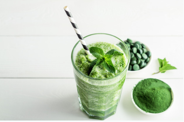 COMO CONSUMIR A SPIRULINA - SPIRULINA PARA QUE SERVE E QUAIS SEUS BENEFÍCIOS